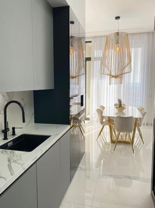 Apartmán Luxury Penthouse Prishtina Priština Exteriér fotografie